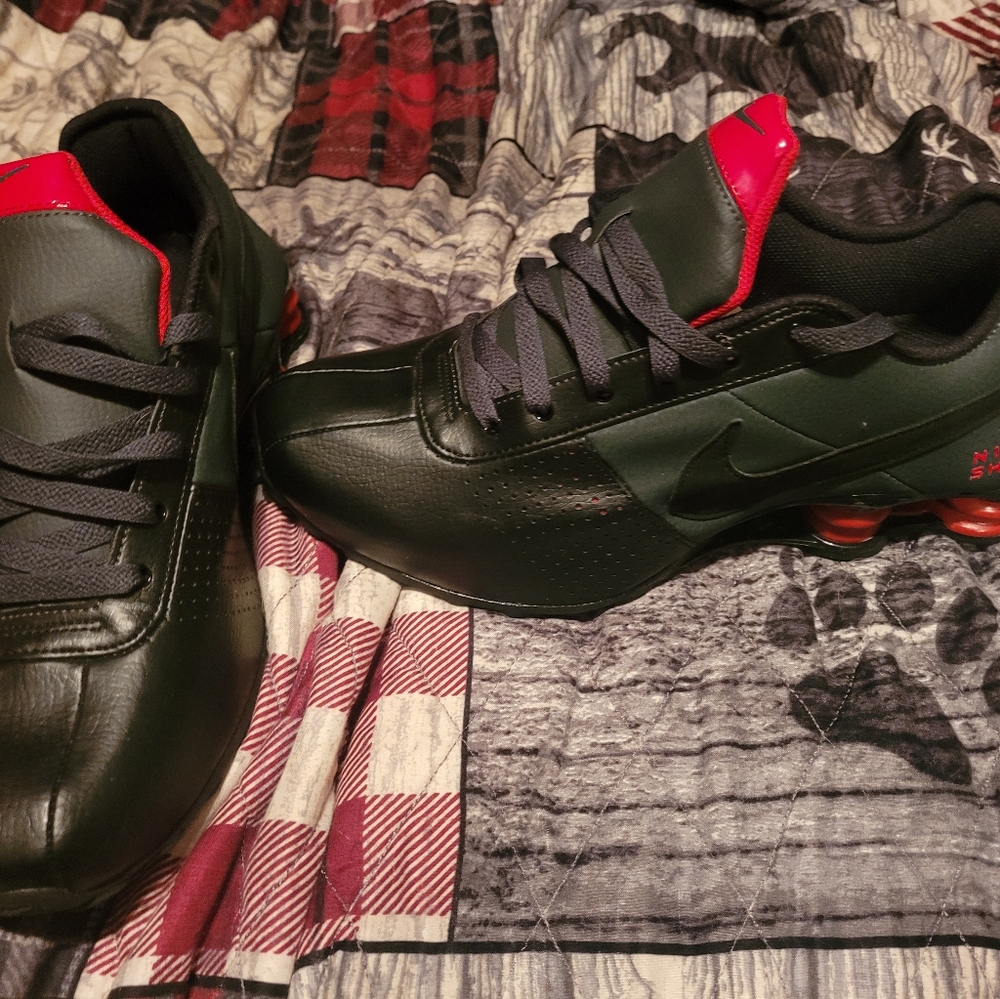 Nike Shox deliver size 9.5
